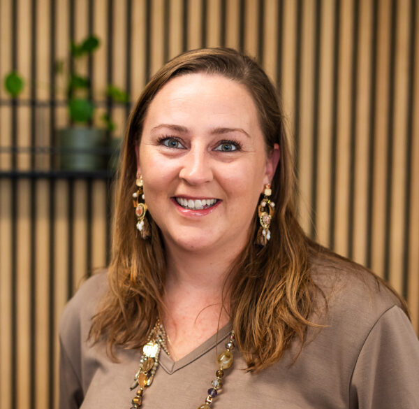 Portret van schadebehandelaar Danicha van Groots Verzekerd.