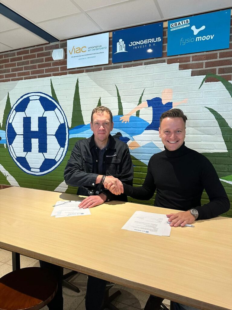 Ondertekening van sponsorovereenkomst tussen Groots Verzekerd en SV Houten.